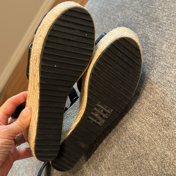 alice + olivia sandals - Picture 7 of 7